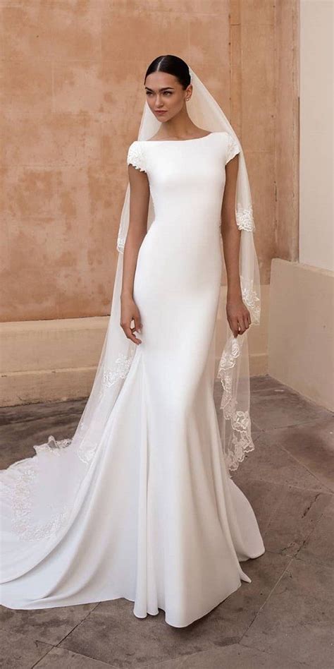 Variety of wedding dress are now available on our shelves, just click the link and find your favorite one: 30 Simple Wedding Dresses For Elegant Brides in 2020 | Modele