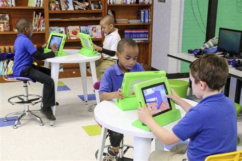 Schools Use Technology To Engage Students Improve Learning Education