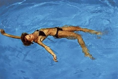Joni Mitchell Swimming In Pool Photographed By Norman Seeff 1975 1976