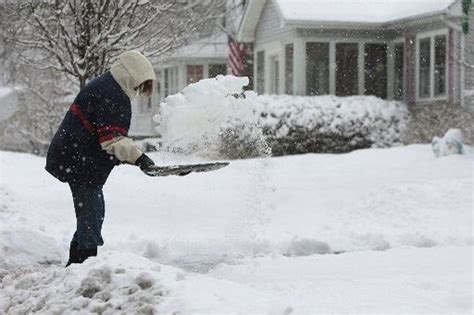 Storm Drops Eight Inches Of Snow On Northern New Jersey