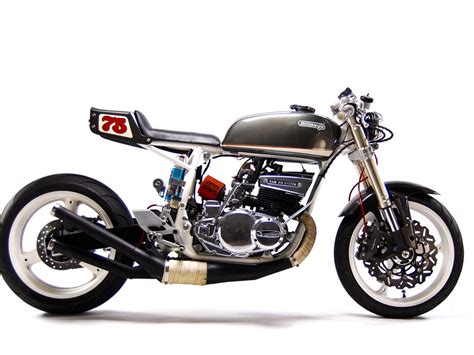 Yamaha rd350 cafe racer by motoexotica. Suzuki GT550 Cafe Racer by Macdonald Hastings Design (MHD ...