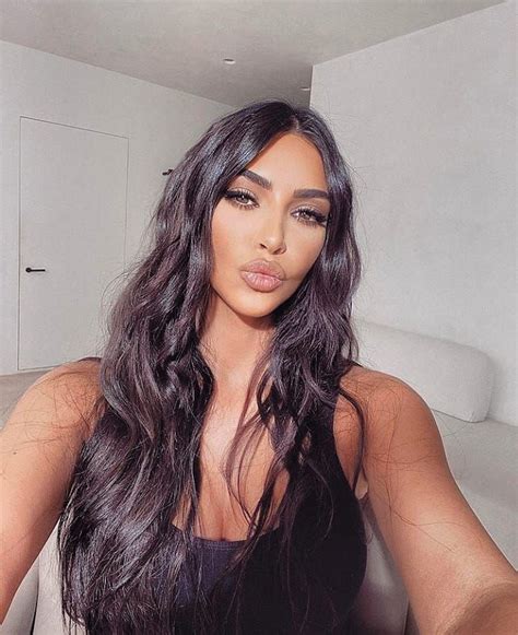Pin By Pacielli On Beautiful Hot Gorgeous Women Kim Kardashian Hair