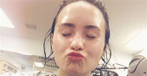 demi lovato s no makeup gym selfie is your monday motivation huffpost