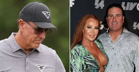Phil Mickelson Showed Pat Perezs Wife Offensive Picture Of Himself