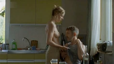 Nude Video Celebs Jule Bowe Nude Gefangene 2006