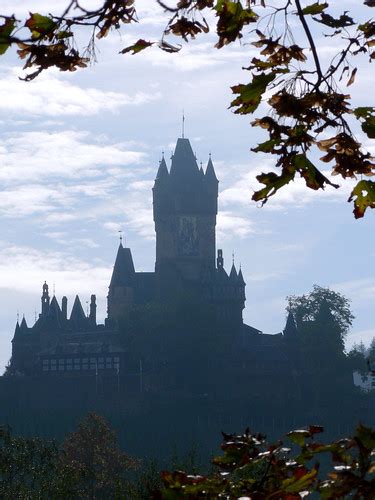Reichsburg Cochen Bei Cochen An Der Mosel Die Burg Wurde Flickr