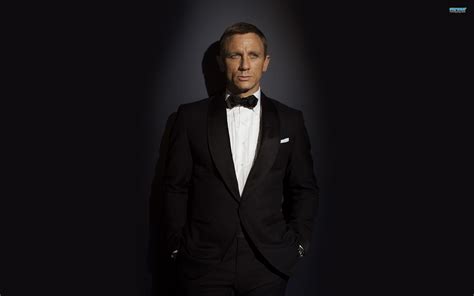 James Bond Daniel Craig Wallpapers And Images Wallpapers Pictures
