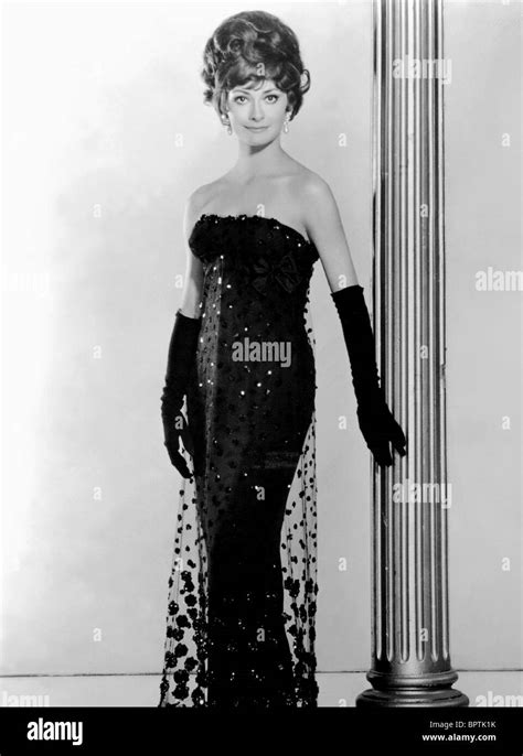 La Actriz Elizabeth Ashley 1965 Fotografía De Stock Alamy