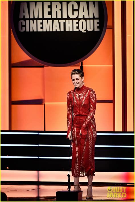 Kristen Stewart Matches Her Eye Makeup To Her Red Hot Dress Photo