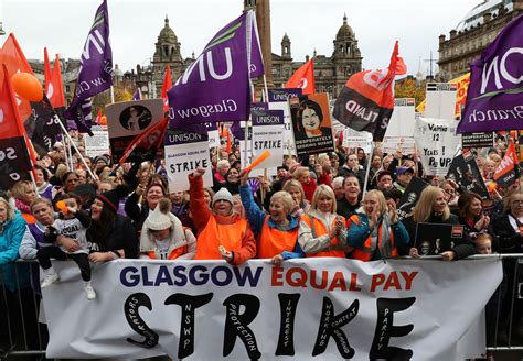 Equal Pay Protest Sees 8 000 Glasgow Council Workers Strike For Two Days