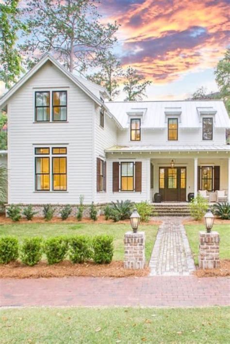 40 Pictures That Prove White Farmhouses Are The Most Beautiful Ones