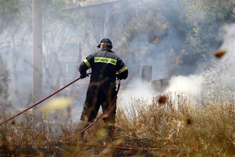 Φωτιά σε διαμέρισμα στην καλαμαριά 19/06/2021, 18:54. Μεγάλη φωτιά τώρα σε κτίριο στον Πειραιά (pics&vid) | Debater
