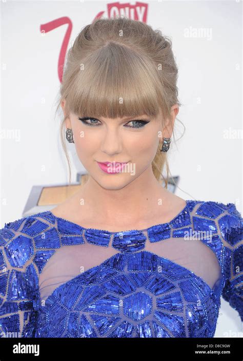 Taylor Swift Us Country Singer At The 2013 Billboard Awards Photo