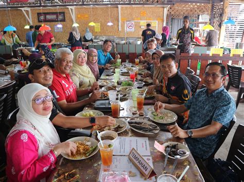 Jjcm Alumni Makan Tengahari Di Restoran Top Dgurun Azie Kitchen