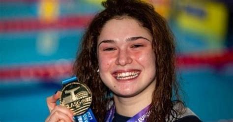 Benedetta (pilato) è la più giovane italiana mai approdata a un mondiale di nuoto, e oggi la più piccola ad aver vinto. Europei di nuoto: la 14enne Benedetta Pilato conquista l ...