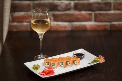 Wine And Sushi A Match Made In Heaven Let It Wine Tutto Il Bello