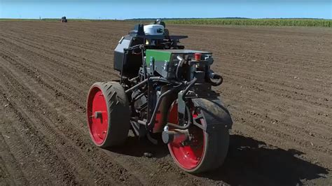 Fendts Autonomous Farming Robot Gets Even Smarter With New Apexos