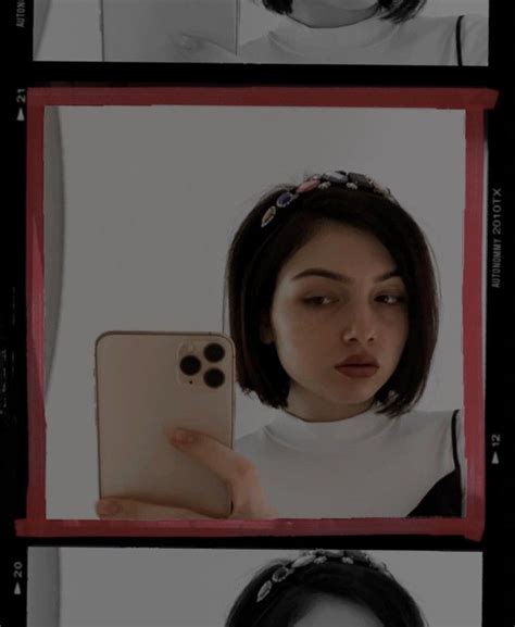 pin by fedwa styles trust my style on pretty selfie idea polaroid film selfie pretty