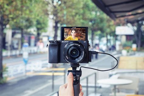 Rekomendasi 5 Kamera Mirrorless Buat Nge Vlog Di Bawah 10 Juta Buat