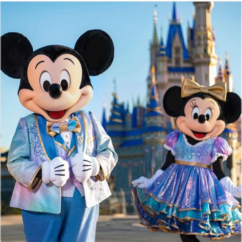 News Mickey And Minnie Are Getting A Fabulous Wardrobe For Disney World