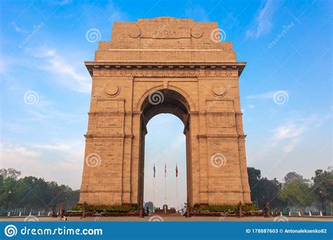 Famous India Gate In The City Centre Of New Delhi Stock Image Image