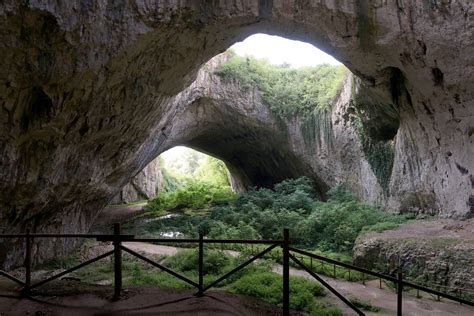 Show Caves Of Bulgaria Devetashka Peshtera
