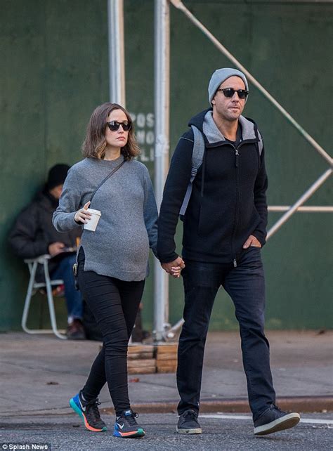 Mary rose byrne is an australian actress. Rose Byrne shows off her baby bump with Bobby Cannavale in ...