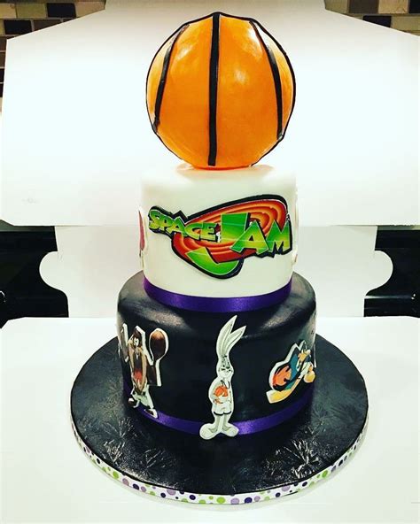 The film was produced by ivan reitman and directed by joe pytka, with tony cervone and bruce w. Space Jam Cake - CakeCentral.com