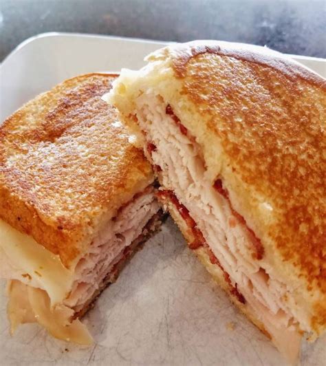 The Easiest Turkey Bacon Grilled Cheese Sandwich Mommy Thrives Bacon Grilled Cheese Bacon