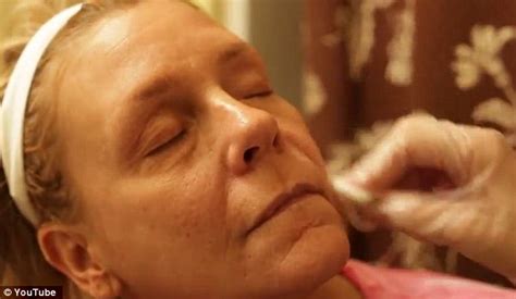 Tanning Mom Attempts To Restore Her Skin As Face Of New Beauty Campaign