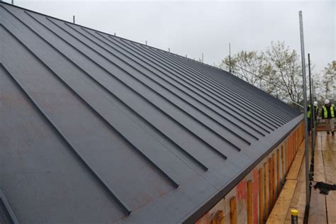 SIG Design Technology Standing Seam Membrane Roofing On Luxury Housing