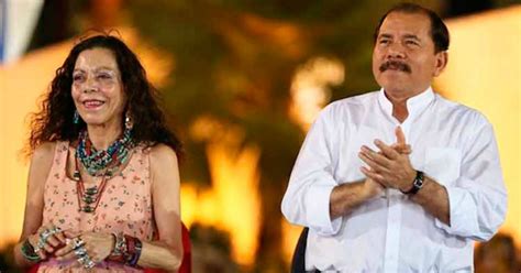 El Presidente De Nicaragua Daniel Ortega Envía Eufórica Y Cariñosa
