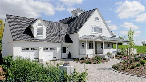 Das bunte geschehen in der umgebung beobachten und dabei gemütlich auf der überdachten veranda im schaukelstuhl sitzen: 20 Best Images Grundriss Haus Amerikanischer Stil : ᐅ ...
