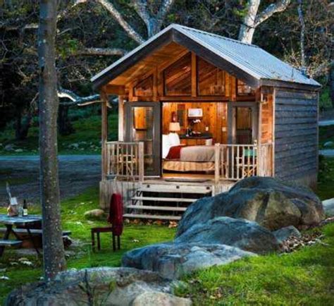 Now Thats A Cute Cabin House Styles Small House Little Cabin