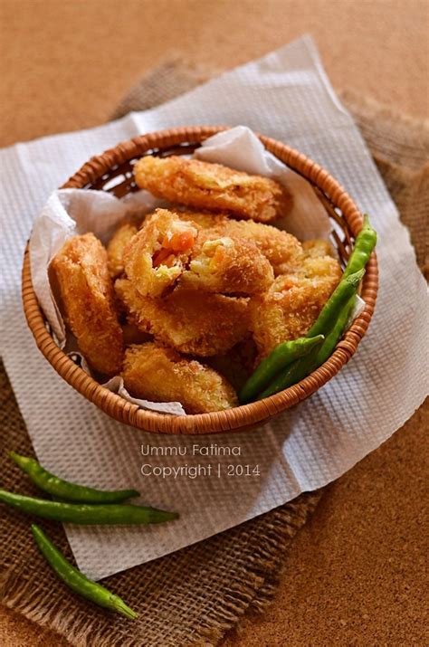 Masak air untuk rendam wortel dan tauge secukupnya, kurang lebih 200ml. Simply Cooking and Baking...: Tahu Isi Ragout Udang