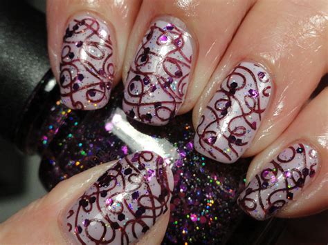 Canadian Nail Fanatic Squiggly Lines