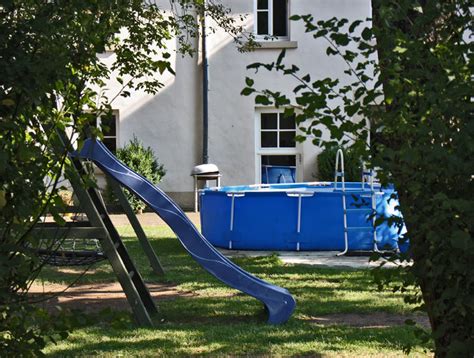 Die wohngruppen der therapeutischen jugendhilfeeinrichtung, kinderheim und jugendheim haus waltrud, liegen in der nähe des landschaftlich reizvollen nationalparks eifel. Therapeutische Jugendhilfeeinrichtung Kinder & Jugendheim ...