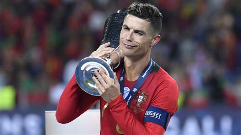 $49.50m ➤ * feb 5, 1985 in funchal, portugal. Ronaldo erhöht den Druck auf Messi, endlich mit ...
