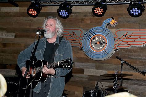 Texas Songwriting Legend Robert Earl Keen Announces Retirement From The Road The Roots Musician