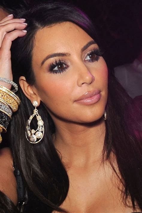 金卡達夏（kim Kardashian）自創珠寶飾品系列belle Noel For Pascal Mouawad賣相性感價格平實受矚目名人