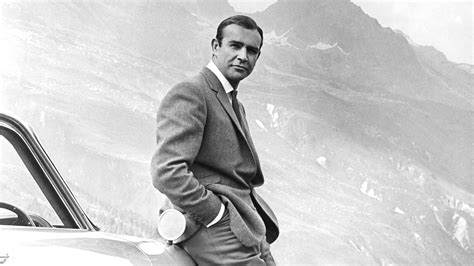 Sean Connery From Tentative Secret Agent To Suave Bond The New York