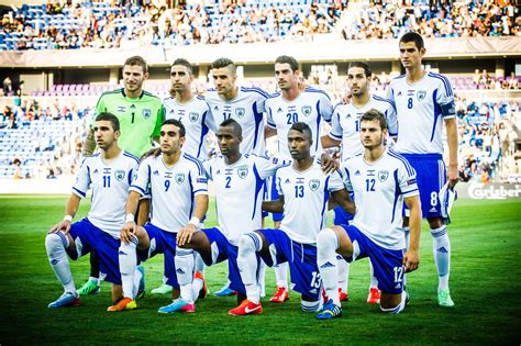على أنقاض الكرة الفلسطينية 8 لاعبين عرب يلعبون للمنتخب الإسرائيلي