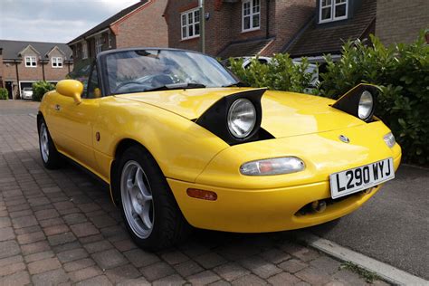 First unveiled in 1989, the miata's nimble chassis and low base price quickly won fans around the world. Mazda MX5 1.8 Mk1 1994 Eunos Roadster J-Ltd II Yellow ...