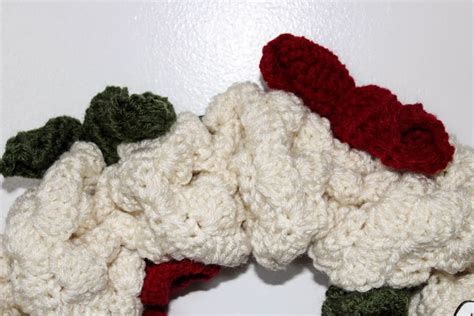 Christmas Holly Wreath Highland Hickory Designs Free Crochet Pattern