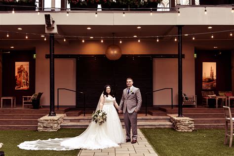 Kentucky wedding photographer available for travel anywhere. Hailey and Matt a Covington Kentucky Wedding | Kentucky wedding, Northern kentucky wedding ...