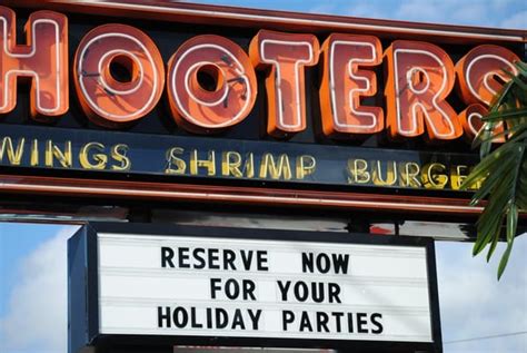 Hooters Closed 20 Photos And 30 Reviews American Traditional
