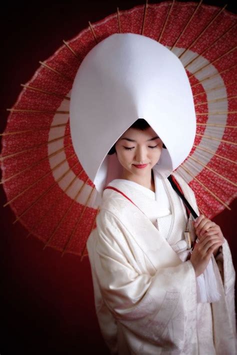 Japanese Beauty In White And Red White Auspicious Color In Japanese History Represents Purity