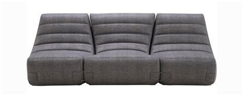 De saparella fireside loungestoel is 68 centimeter hoog, 78 centimeter breed, 100 centimeter diep neem gerust contact met ons op wanneer u meer informatie wenst over de ligne roset saparella. Saparella Ligne Roset - MIRSA interiorismo & mobiliario