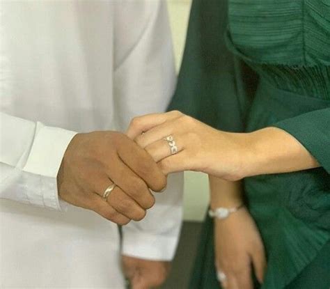 Pin By Squtub On Habibi ♡habibati Couple Hands Hold My Hand