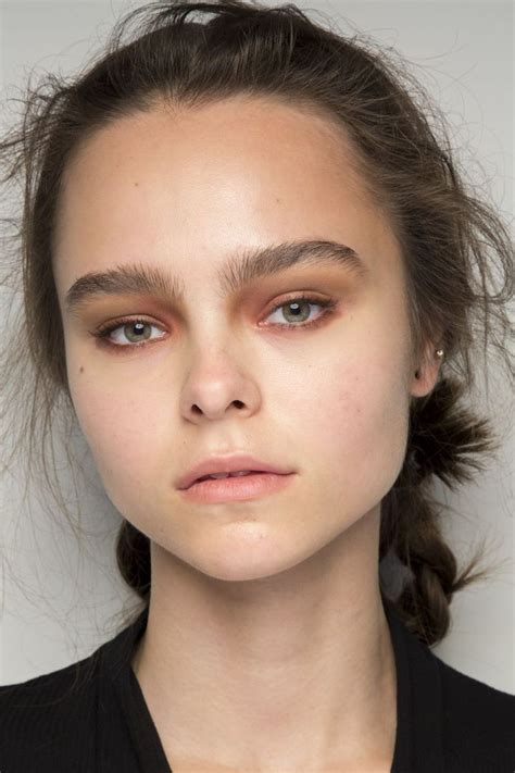 The Spring 2019 Makeup Looks Youre About To See All Over